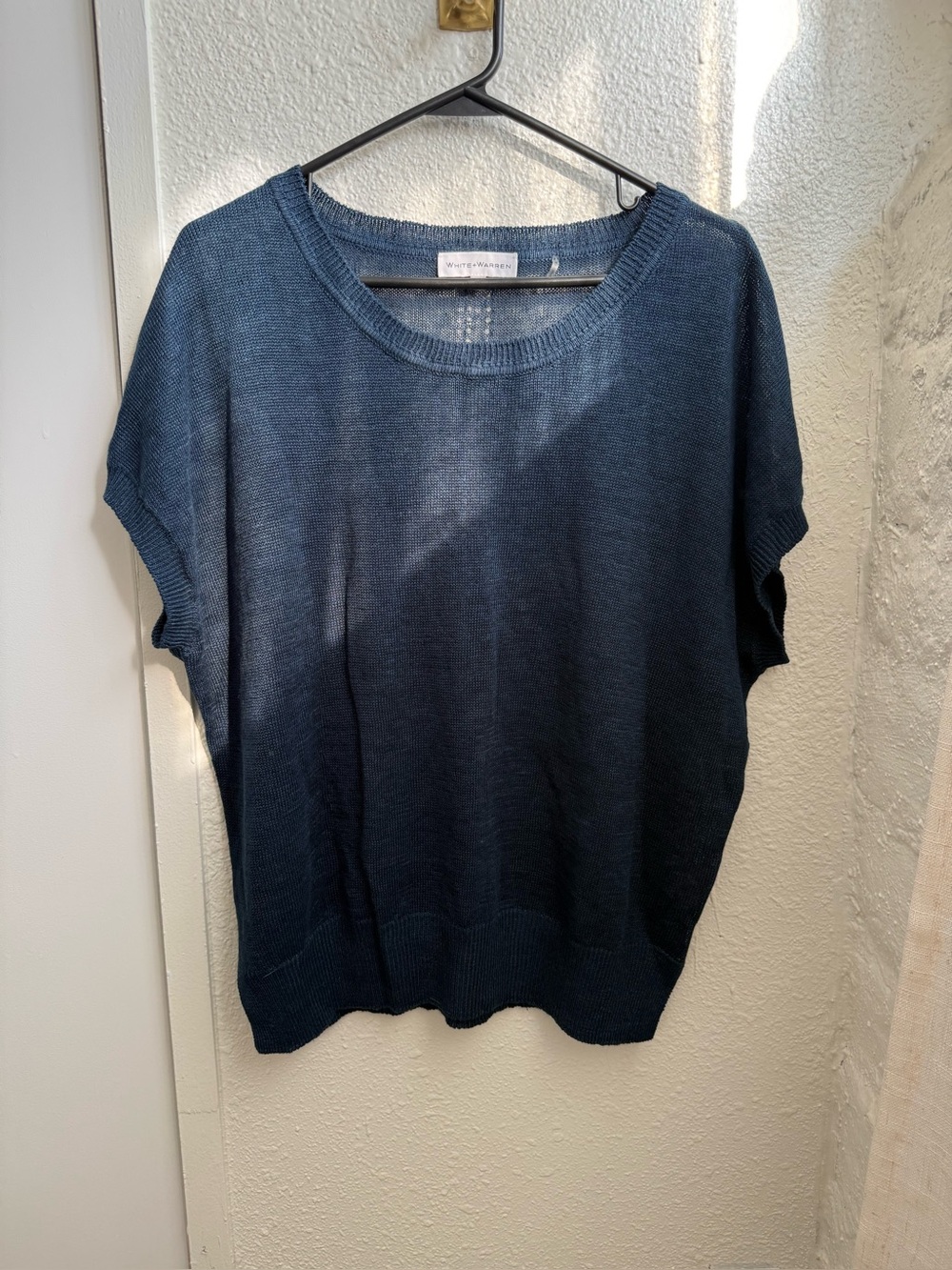 White + Warren blue linen knit short sleeve top. L
